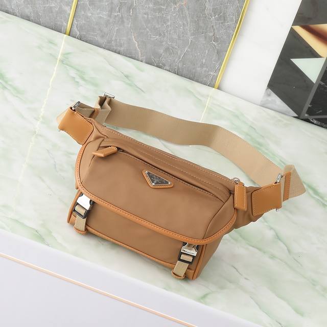 Upgraded Mini Messenger Bag with Box 2Vh171A Mini This flap-top shoulder bag is