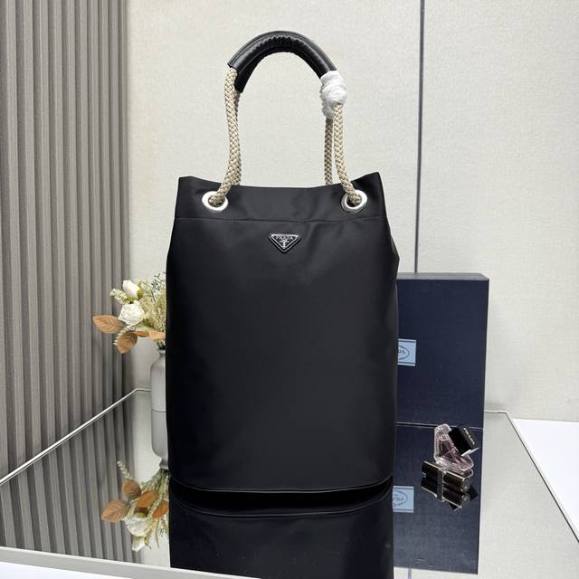 Premium Original New Men's Bucket Bag Large Size 2Vg133 Runway Style. This Re-Ny