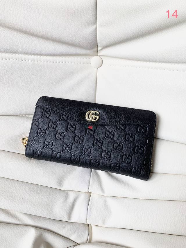 the charm. Size 19-10.5-2cm, comes with exquisite gift box