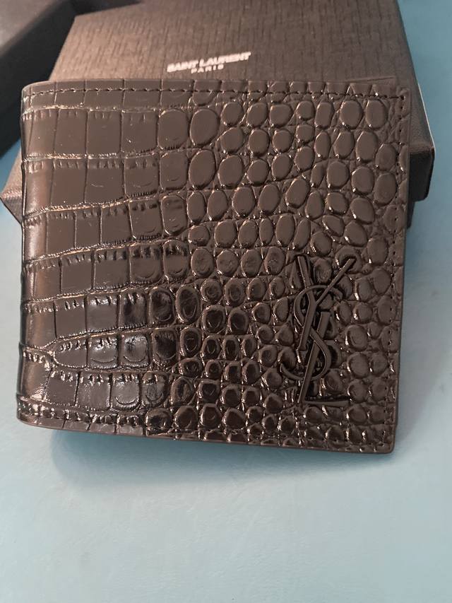 Yves Saint Laurent, number 0665, dimensions 12cm x 10cm x 2.5cm. This timeless t