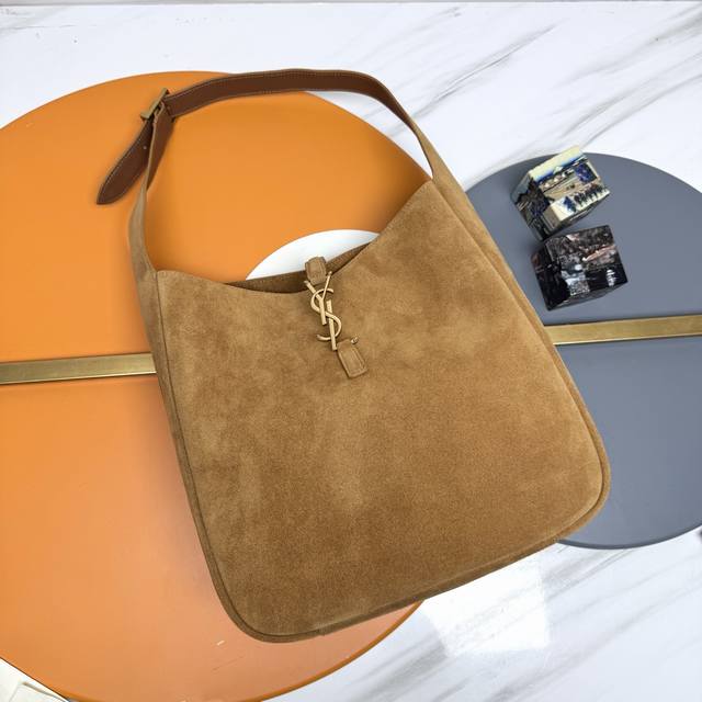 Le5A7 Large Smooth Leather Handbag. This year's wildly popular Hobo underarm bag