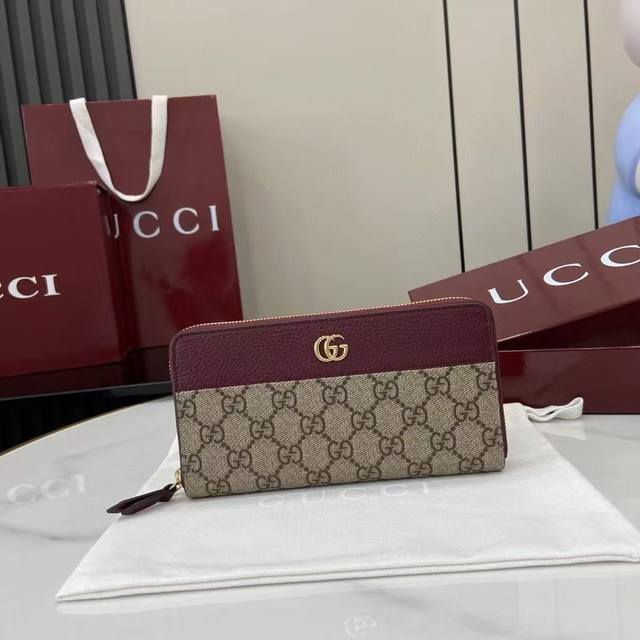 premium Gucci new product features imported leather and imported thread. The new