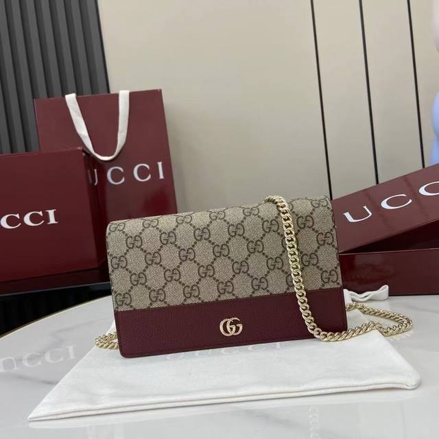 Premium Edition New: This Gg Marmont wallet on chain is crafted from Gucci Ancor
