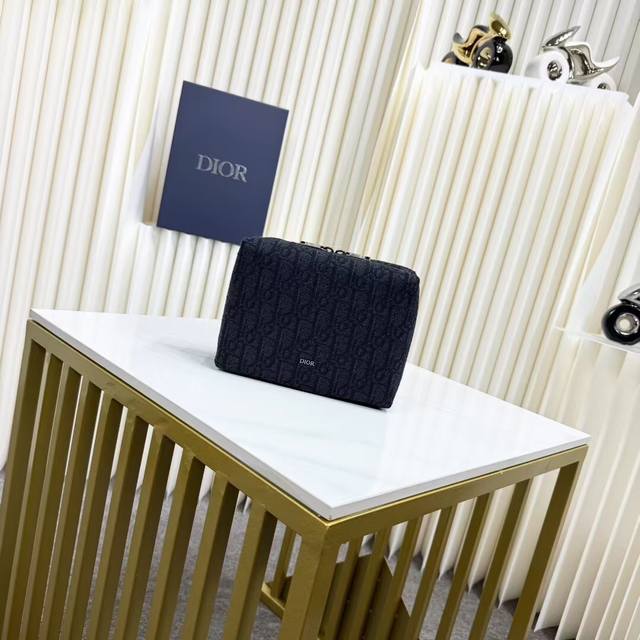 the most premium version on the market. Compare now! Travel Clutch in Black Obli