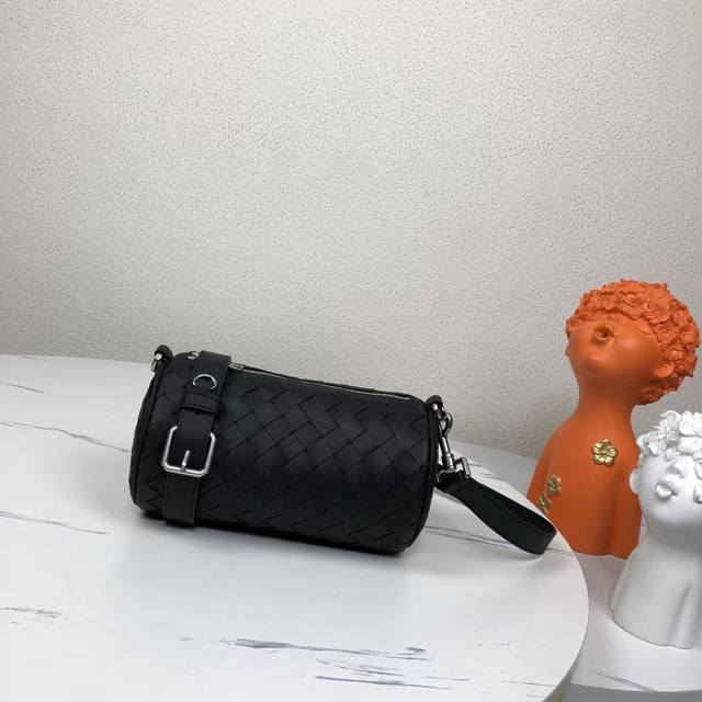 Top official website bestseller, simple and elegant men's crossbody bag, origina