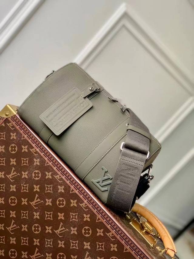 Full leather, top-grade original M21437. This City Keepall handbag exudes a neoc