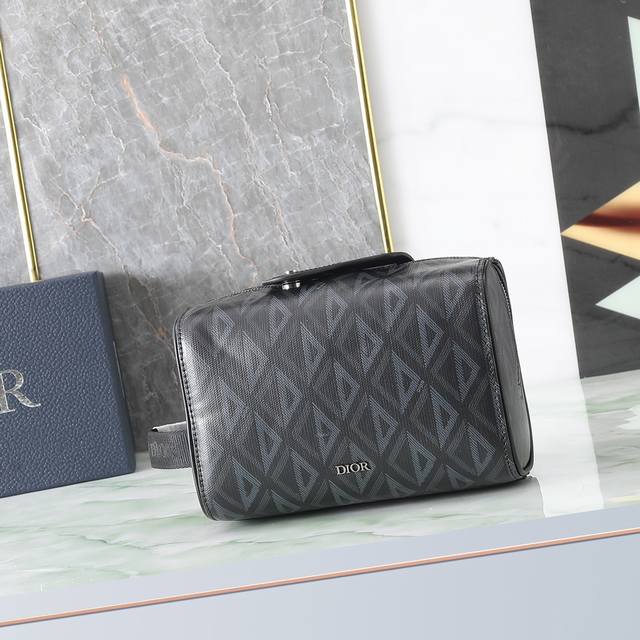 Dior Lingot toiletry bag, black Cd Diamond canvas. Reference: 2Adca418Cdp_H43E_T