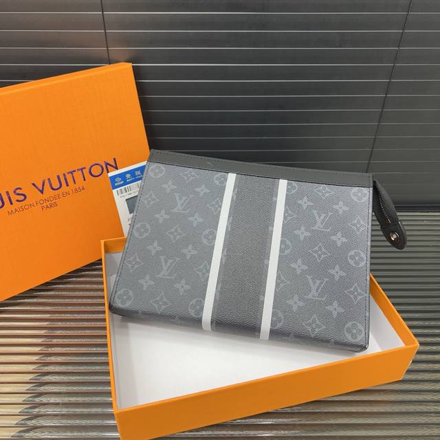 Louisvuitton Lv Pochette Voyage handbag, men's clutch, toiletries bag, real shot