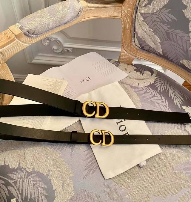 Gift: New Dior authentic 2cm 3cmcd vintage buckle belt, double-sided original co