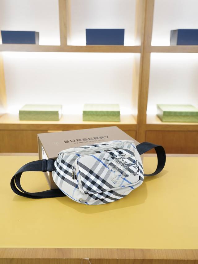 Burberry official website synchronized high-end waist bag and chest bag. A timel