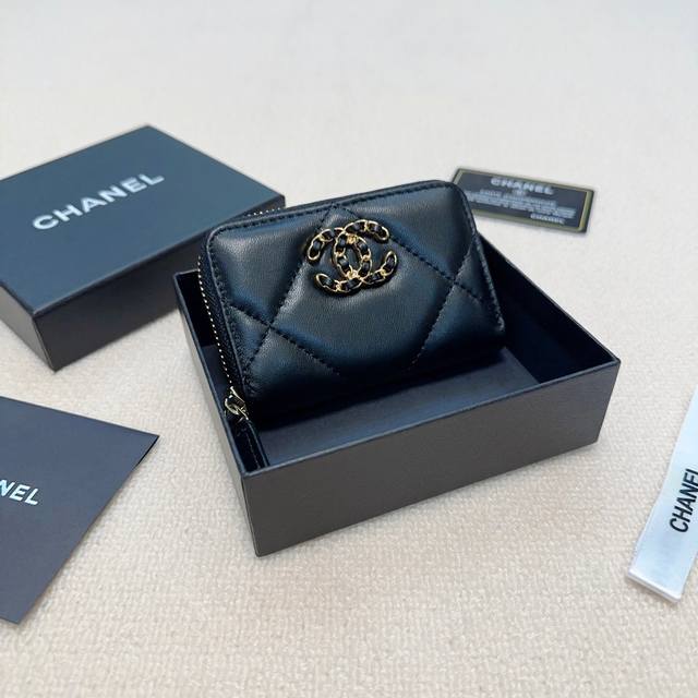 Color: Black Sheepskin Size: 9X5 Pure leather card holder Super reserved. Dual-p