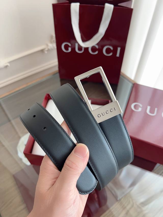 Stunning Gucci men's new square buckle belt. 3.5cm wide. Made of premium calfski