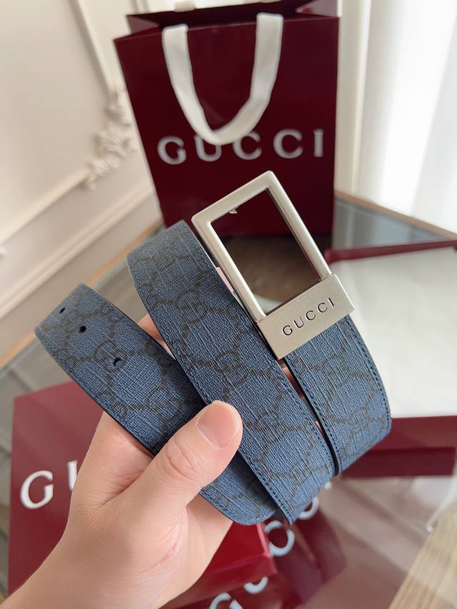 Stunning Gucci men's new square buckle belt. 3.5cm wide. Canvas monogram detaili
