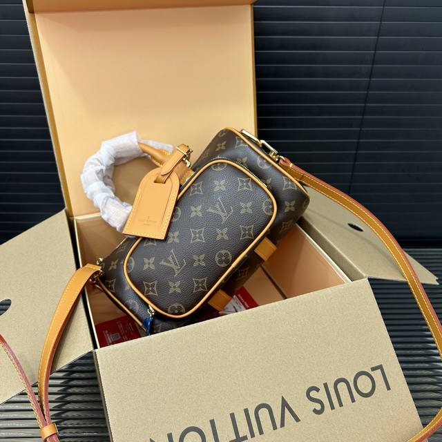 Louis Vuitton LV Keepall 25 series handbag with printed handbag, crossbody bag,