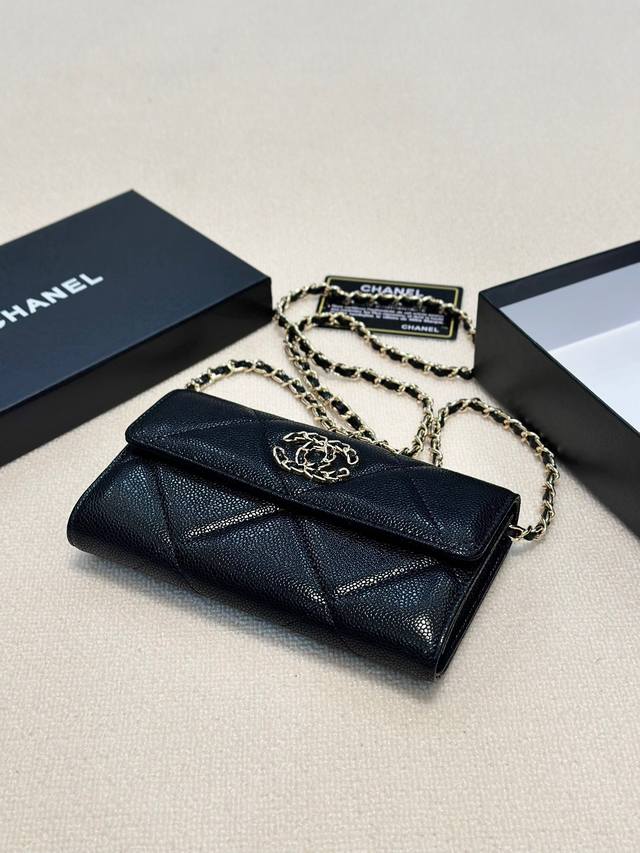 Color Black Size 19X10 Chanel Chanel's timeless classic, the new configuration g
