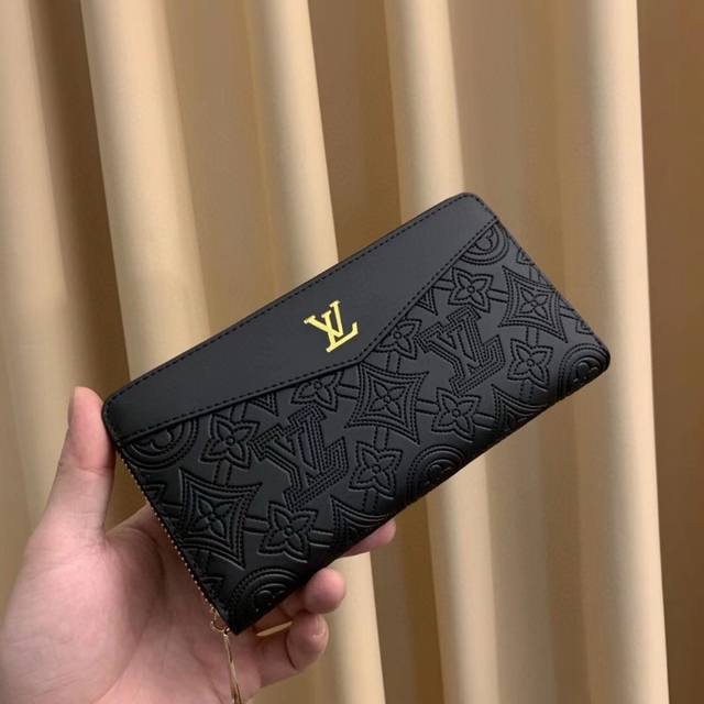 Color: Black Size: 19X10 Embossed cowhide Louis Vuitton Centennial Classic Herit