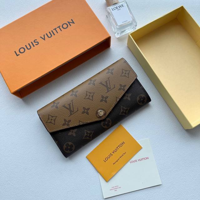 Color Brown Size 19X10.5X2 The Sarah wallet features a classic square shape in M