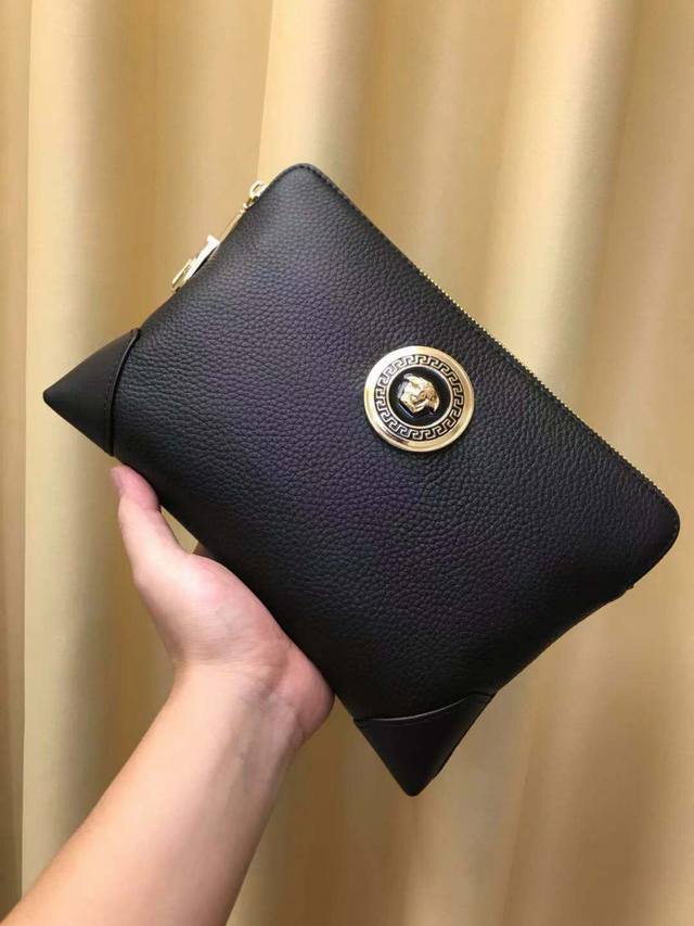 2630 Fan family's latest handbag, made of imported Italian top-grain cowhide for
