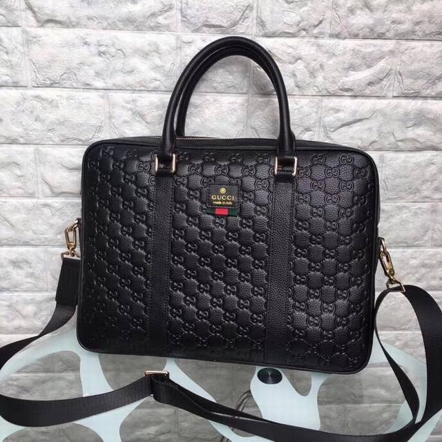 Top-quality original Gucci men's crossbody handbag has arrived. Imported cowhide