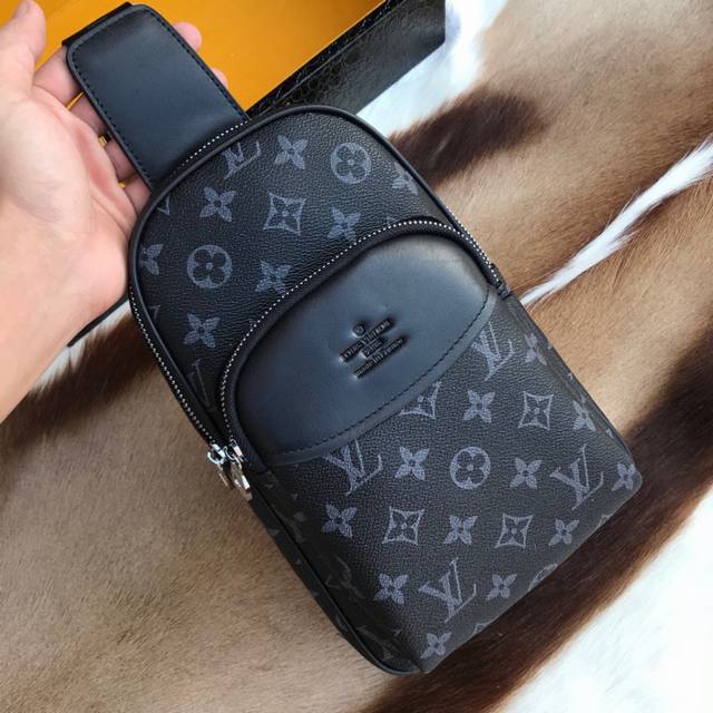 New Background V Home Style New V Chest Bag, Made of Specialty Fabric with Top L