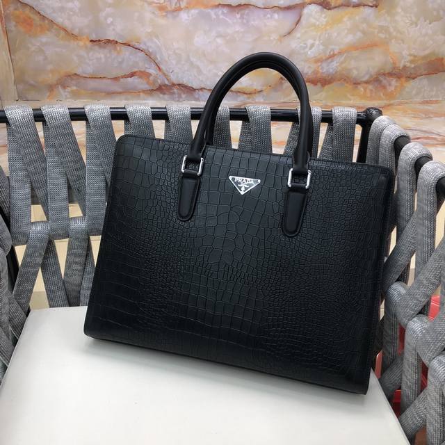 imported two-tone effect leather, the so-called strong model in the market, the