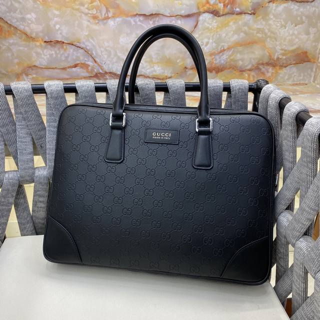 G's new hot-selling men's handbag, made of high-quality fabrics made of imported