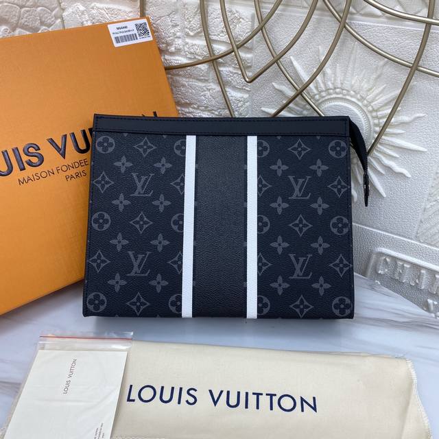 Original ~ Top quality M64440 Pochette Voyage Medium Handbag. Designed in collab