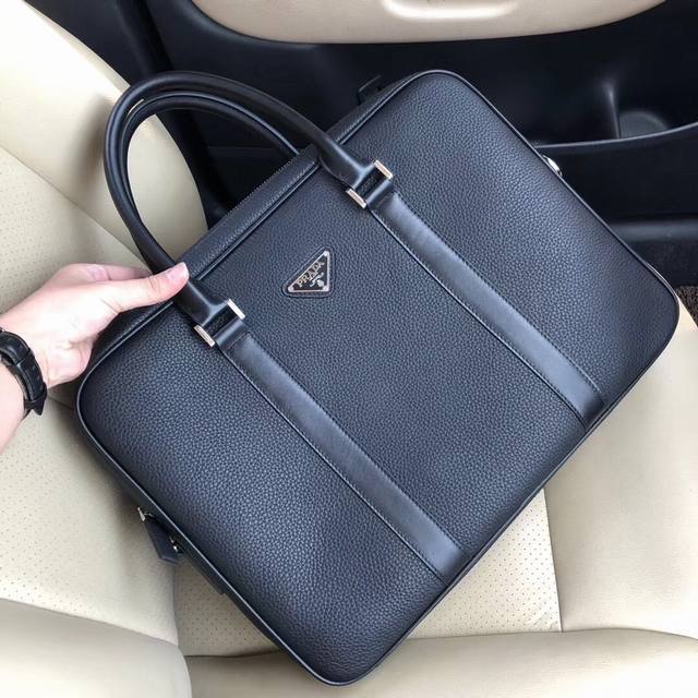Limited Edition latest men's briefcase, imported leather lining, shoulder strap
