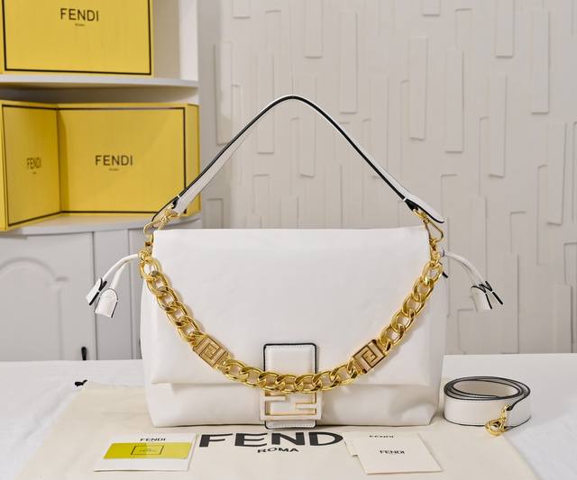 Model 7715 Add a chain for an extra 40 yuan! The new Mamma Baguette is here! Thi