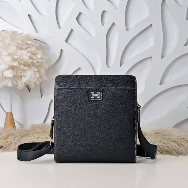 Hermes - Hermes' latest men's crossbody bag is made of top-grade calfskin, with