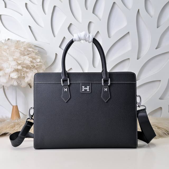 Hermes - Hermes' latest men's briefcase is made of top-grade calfskin, with nobl
