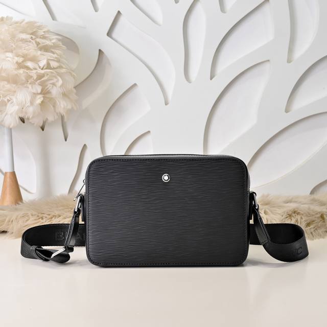 Mont Blanc - The latest men's messenger bag shoulder bag made of top-grain cowhi