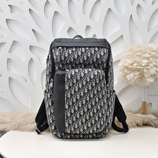 Dior - Dior counter's latest backpack, synchronized with the official website. T
