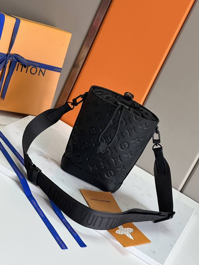 Louis Vuitton presents this No