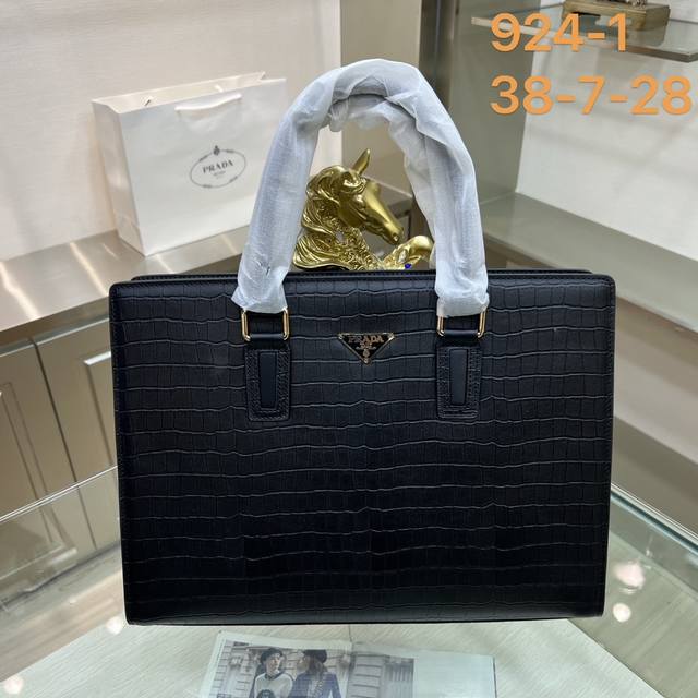 Prada 924-1 new briefcase is made of imported cowhide, with top-grade polished s