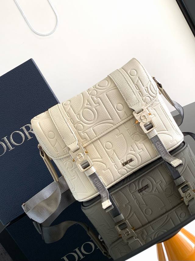 This messenger bag, a new addition to the Fall 2024 men's collection, features a