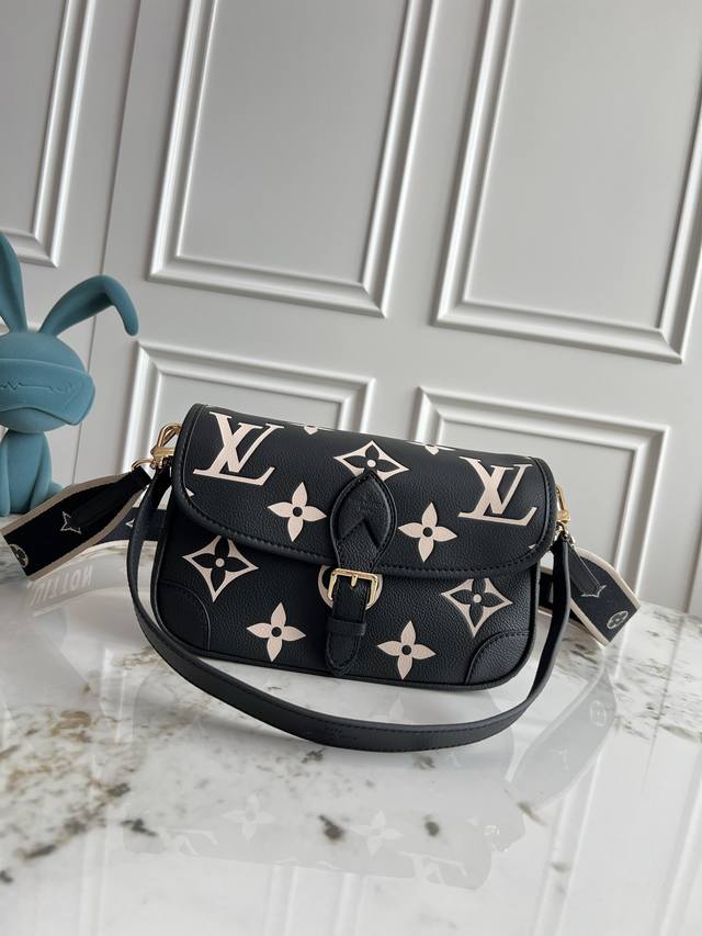 M46584 black silk screen M46386 black leather M46388 white leather M46846 light