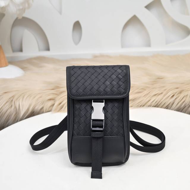 Bv - The latest men's shoulder bag and chest bag. Original quality. Made with to