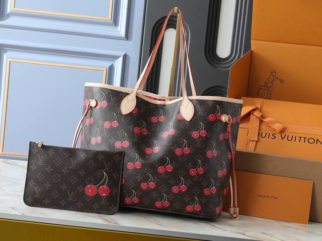 Updated from the original M13263 M40995, this Neverfull medium bag reinterprets