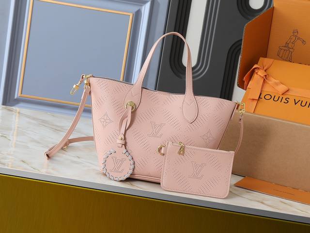 an update of the original M13839, this small Blossom bag is now available in a n