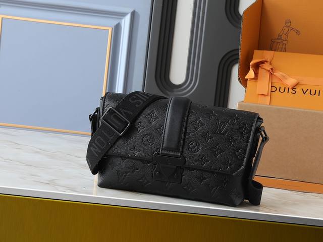 Upgraded from the original M46794 M23741. This S-Cape messenger bag is crafted f