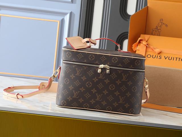 Guangzhou goods upgraded original double-sided color-changing leather M44935. Th