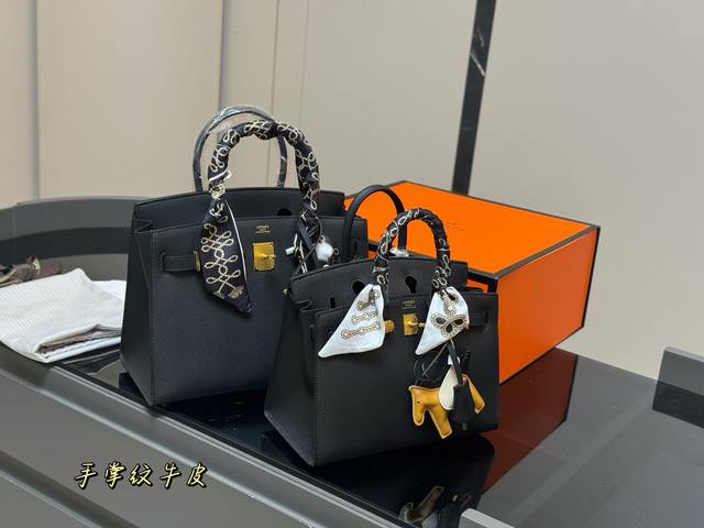 with folding box Size: 30cm 25cm The season of carrying Birkin bags has come Her