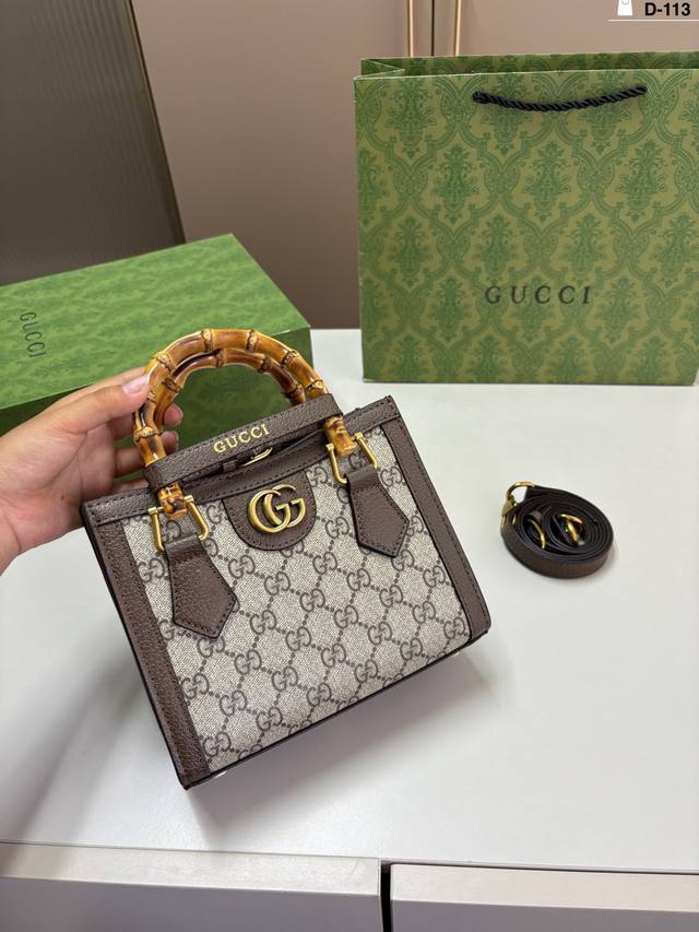 Gucci Guccidiana bamboo handle tote shopping bag latest series, this model has a