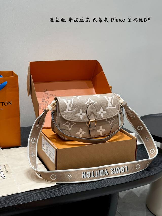 full gift set replica! All-steel hardware, dynamic chip, Lv Diane baguette bag i