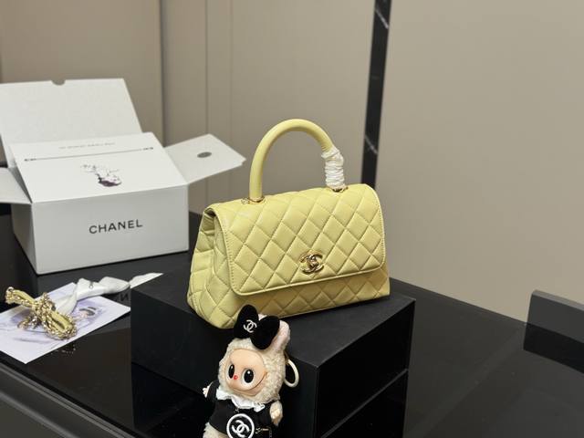 with pendant and folding box airplane box Size: 23*14cm Chanel Coco Handle handb