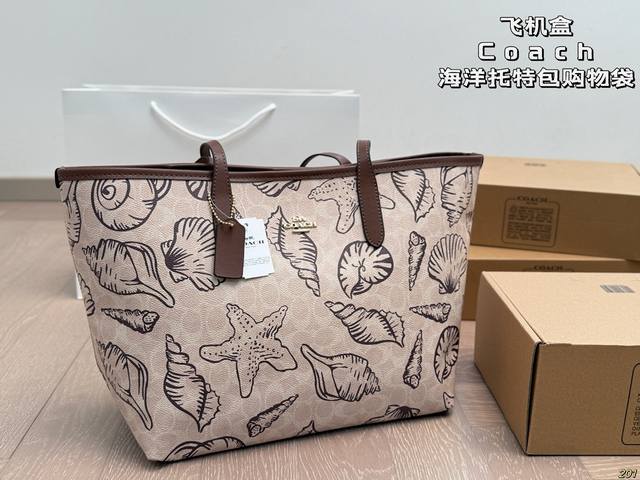 Coach Tote Shopping Bag This year's new Coach retro design is simple and elegant