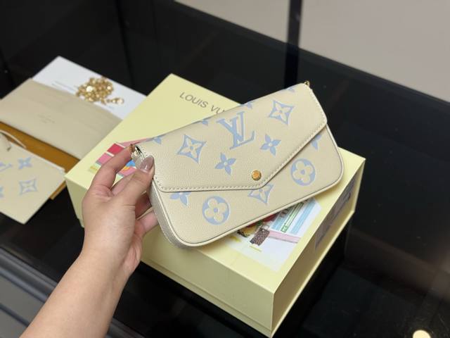 with folding box Size: 22*13cmlv three-piece set The best and most convenient th