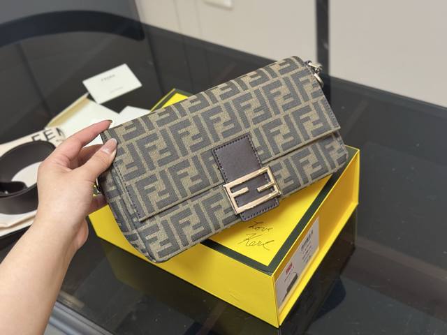 with folding box Size: 27*15cm Fendi Baguette bag is no problem to carry on one