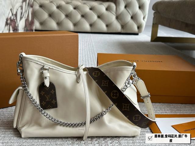 Original cowhide Lv Carrall Small Black Warrior. Dark college style, dark motorc